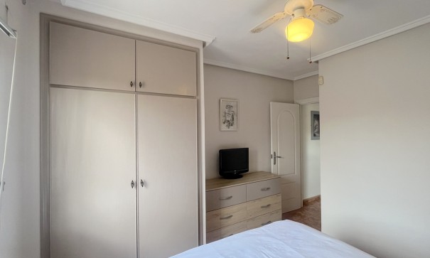 Videresalg - Byhus -
Algorfa