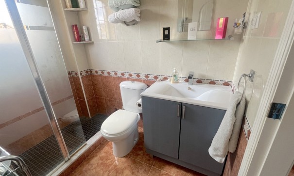 Videresalg - Byhus -
Algorfa