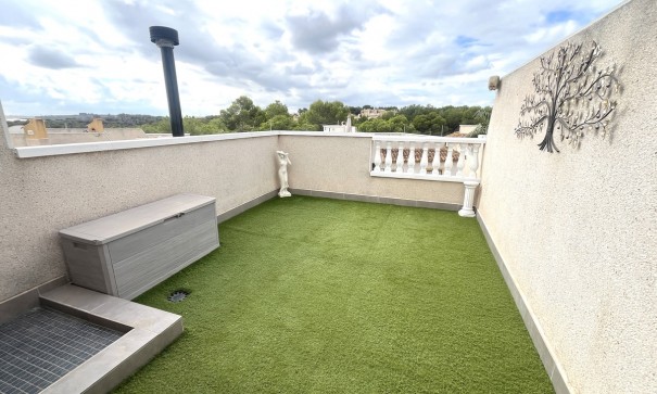 Videresalg - Byhus -
Algorfa