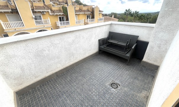 Videresalg - Byhus -
Algorfa