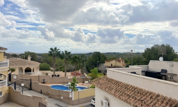 Videresalg - Byhus -
Algorfa