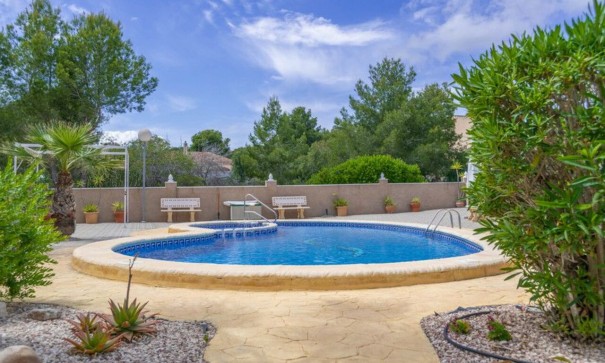 Videresalg - Byhus -
Algorfa