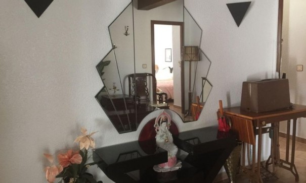 Resale - Freistehende Villa -
Torrevieja