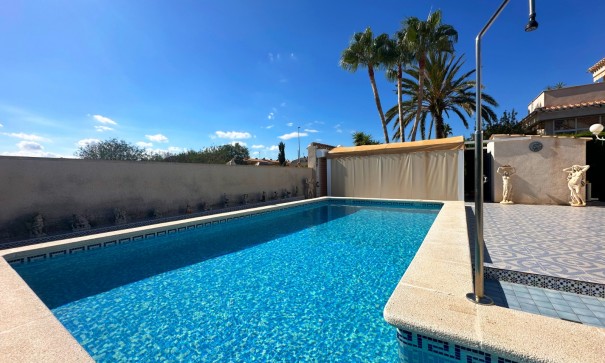 Sale - Detached Villa -
Orihuela Costa - Playa Flamenca