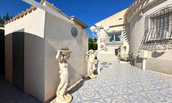 Sale - Detached Villa -
Orihuela Costa - Playa Flamenca