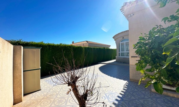 Sale - Detached Villa -
Orihuela Costa - Playa Flamenca