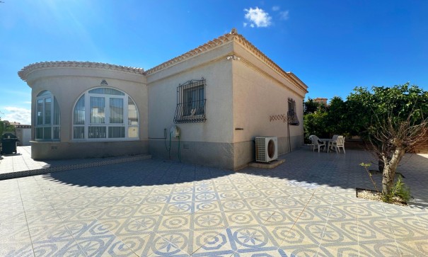 Sale - Detached Villa -
Orihuela Costa - Playa Flamenca