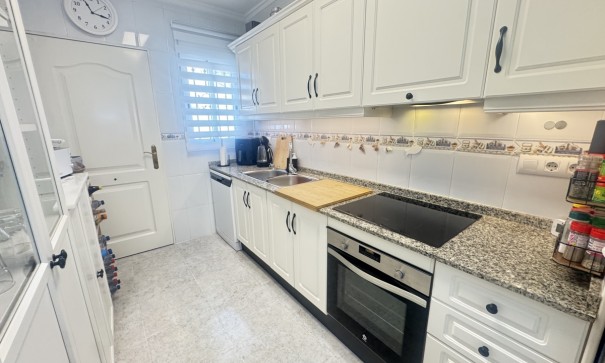 Videresalg - Fritliggende villa -
Villamartín