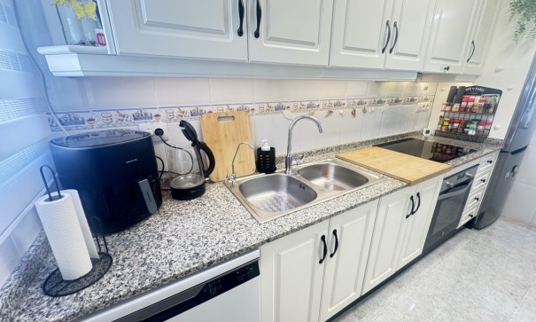 Videresalg - Fritliggende villa -
Villamartín