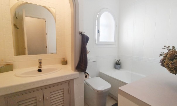 Återförsäljning - Radhus -
Orihuela Costa - Villamartín