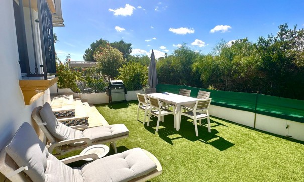 Återförsäljning - Radhus -
Orihuela Costa - Villamartín