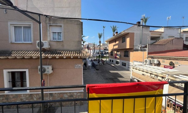 Återförsäljning - Radhus -
Algorfa