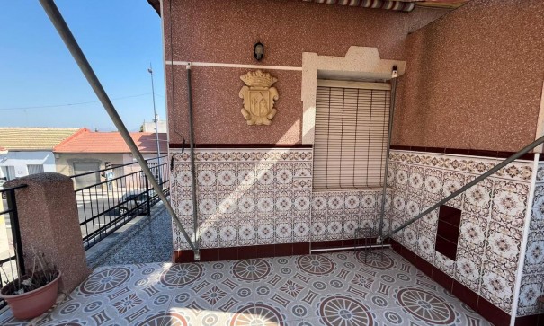 Återförsäljning - Radhus -
Algorfa