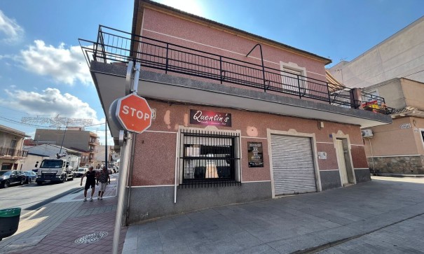 Återförsäljning - Radhus -
Algorfa