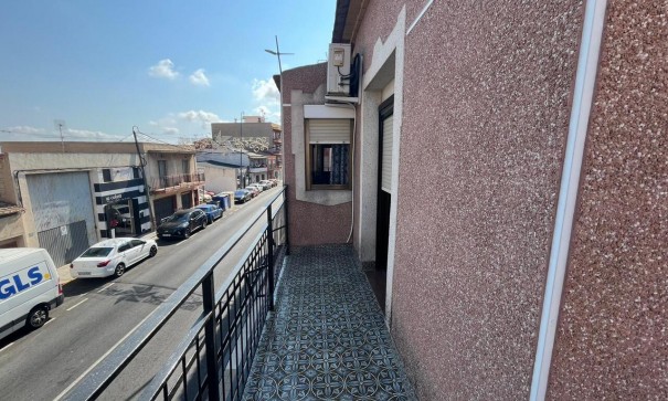 Återförsäljning - Radhus -
Algorfa