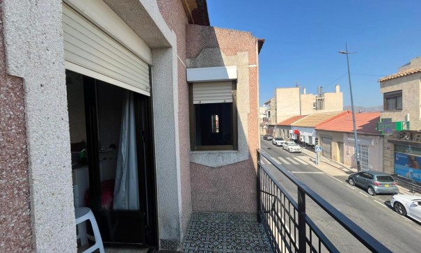 Återförsäljning - Radhus -
Algorfa