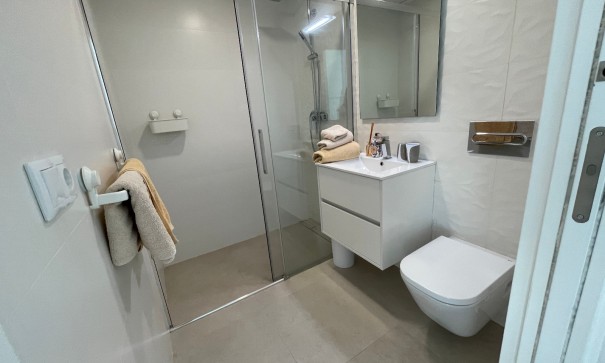 Venta - Chalet Independiente -
Formentera del Segura - Pueblo