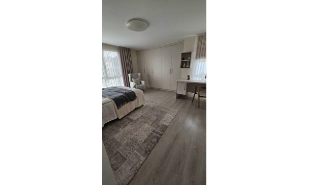 Venta - Villa adosada -
Orihuela