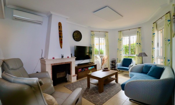 Resale - Freistehende Villa -
Guardamar del Segura - El Raso