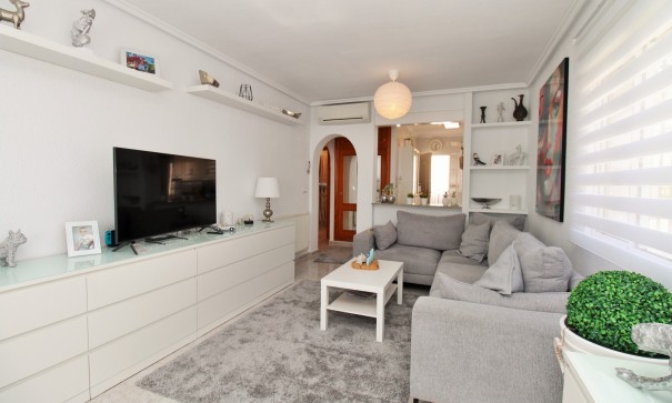 Herverkoop - Vrijstaande Villa -
Villamartín