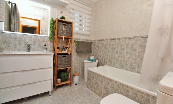 Herverkoop - Vrijstaande Villa -
Villamartín