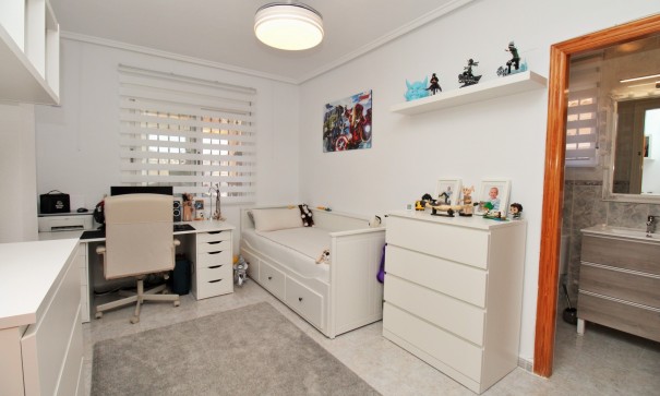 Herverkoop - Vrijstaande Villa -
Villamartín