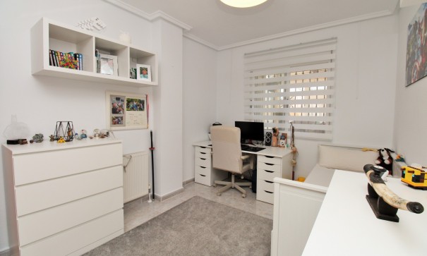 Herverkoop - Vrijstaande Villa -
Villamartín