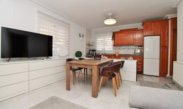 Herverkoop - Vrijstaande Villa -
Villamartín