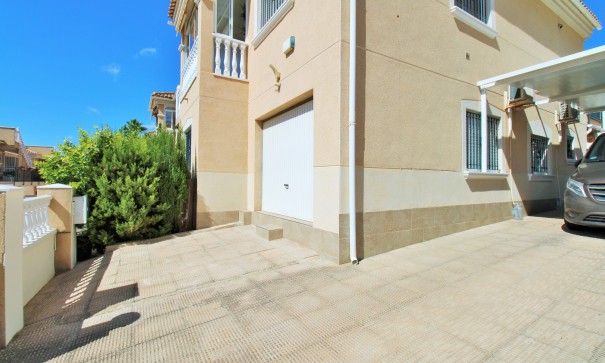 Herverkoop - Vrijstaande Villa -
Villamartín