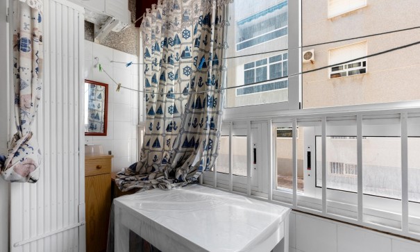 Sale - Apartment Flat -
Torrevieja - Centro - Muelle Pesquero