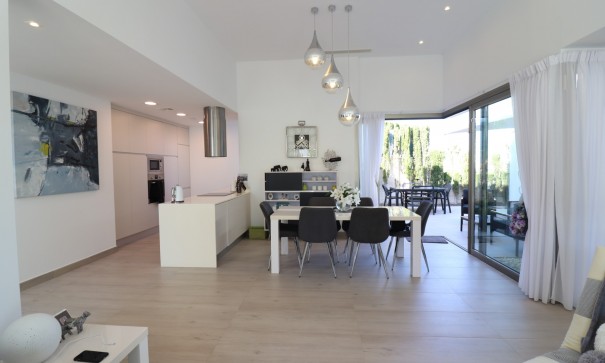 Venta - Chalet Independiente -
Benijofar - Benijofar - Village