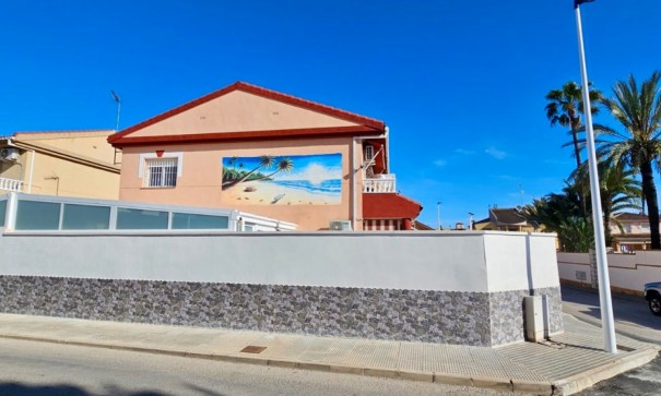 Sale - Town house -
San Javier
