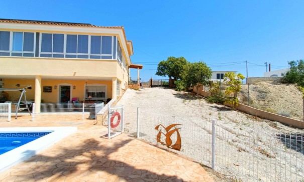 Videresalg - Fritliggende villa -
Abanilla