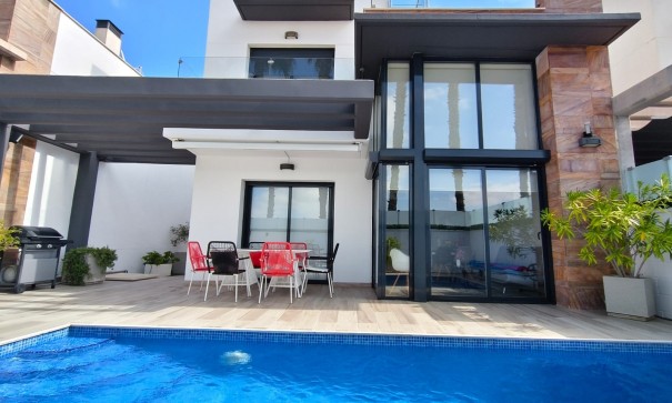 Sale - Detached Villa -
Orihuela Costa - Lomas de Cabo Roig