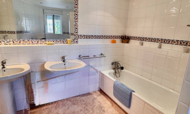 Venta - Chalet Independiente -
Benferri