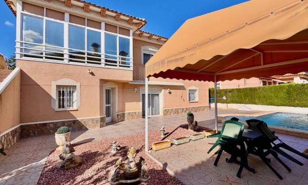 Venta - Chalet Independiente -
Benferri