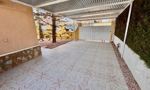 Venta - Chalet Independiente -
Benferri