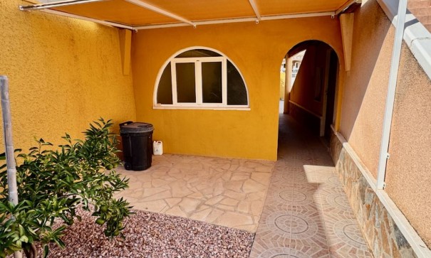 Venta - Chalet Independiente -
Benferri