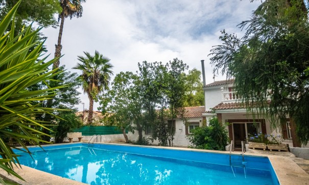 Revente - Maison de ville -
Orihuela