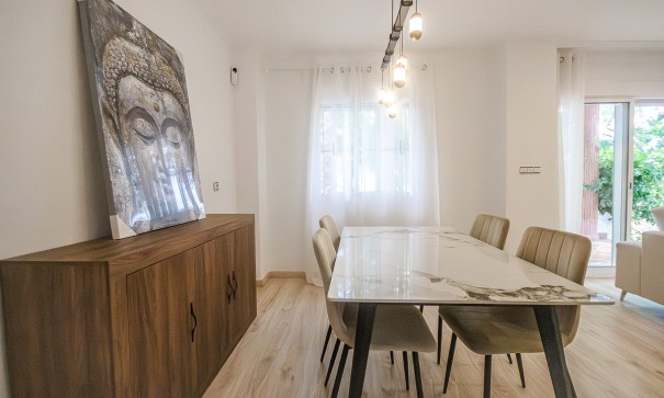 Revente - Maison de ville -
Orihuela