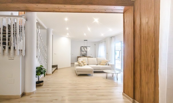 Revente - Maison de ville -
Orihuela