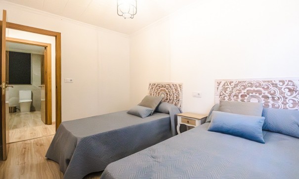 Revente - Maison de ville -
Orihuela