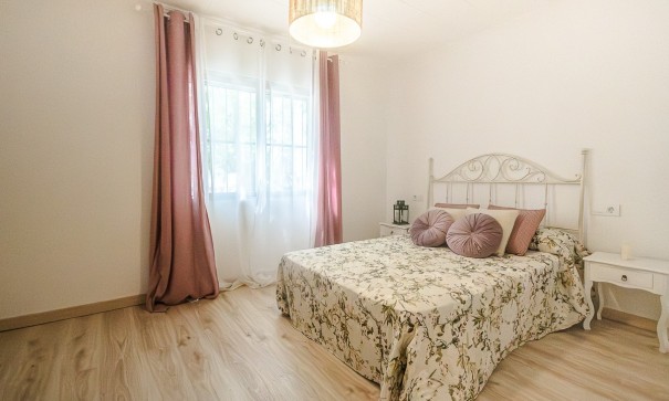 Revente - Maison de ville -
Orihuela