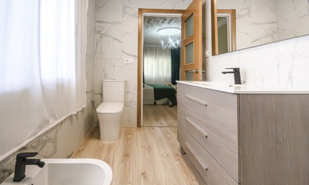 Revente - Maison de ville -
Orihuela