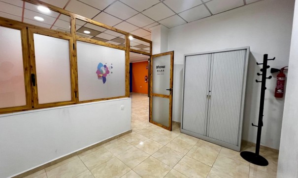 Revente - Commercial -
Beniel