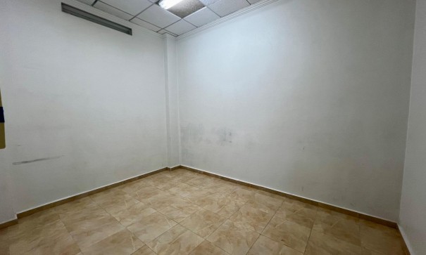 Revente - Commercial -
Beniel