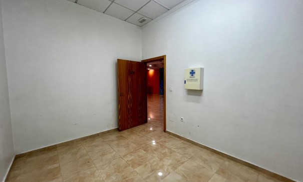 Revente - Commercial -
Beniel