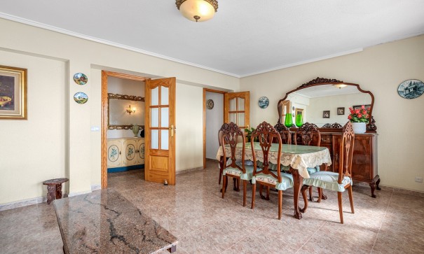 Resale - Wohnung Appartement -
Torrevieja