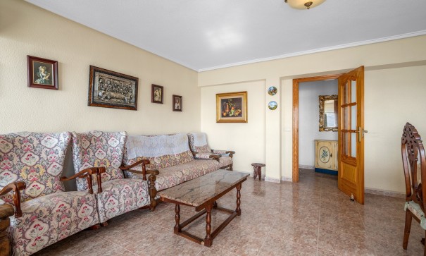 Resale - Wohnung Appartement -
Torrevieja