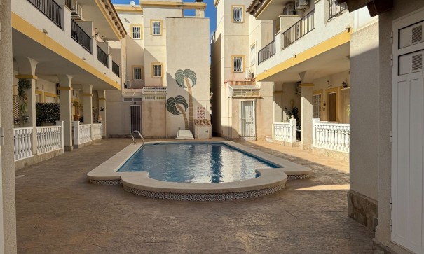 Återförsäljning - Radhus / Radhus -
Catral